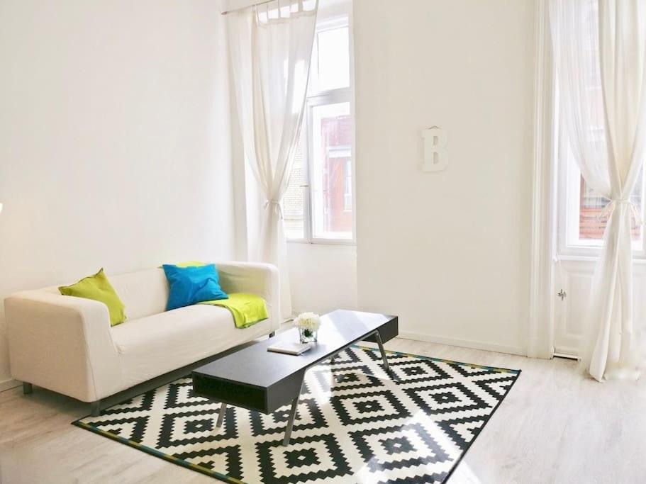 Bright And Cozy - City Center Apt Budapest Esterno foto